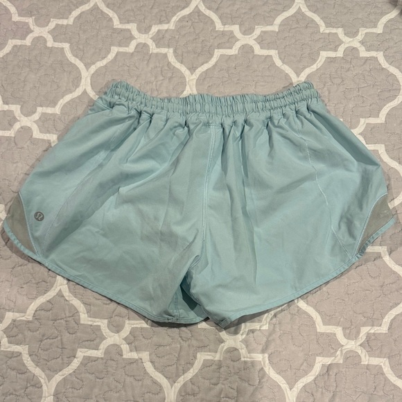 Lululemon Athletica Sky Blue Hotty Hot Shorts Sz 8 Tall - Picture 4 of 4